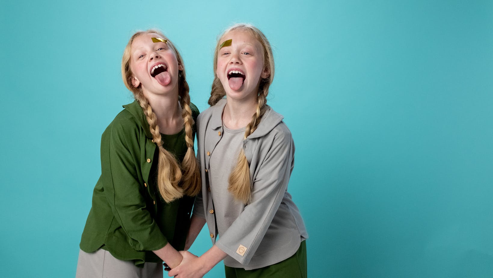 does candace cameron bure have a twin sister