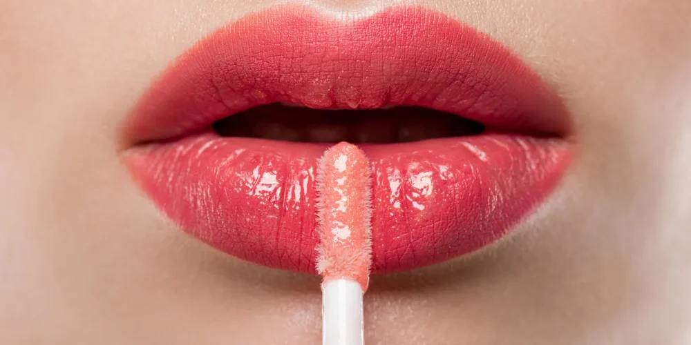 5 Secrets of the Peaches and Cream Sisterhood Lip Gloss