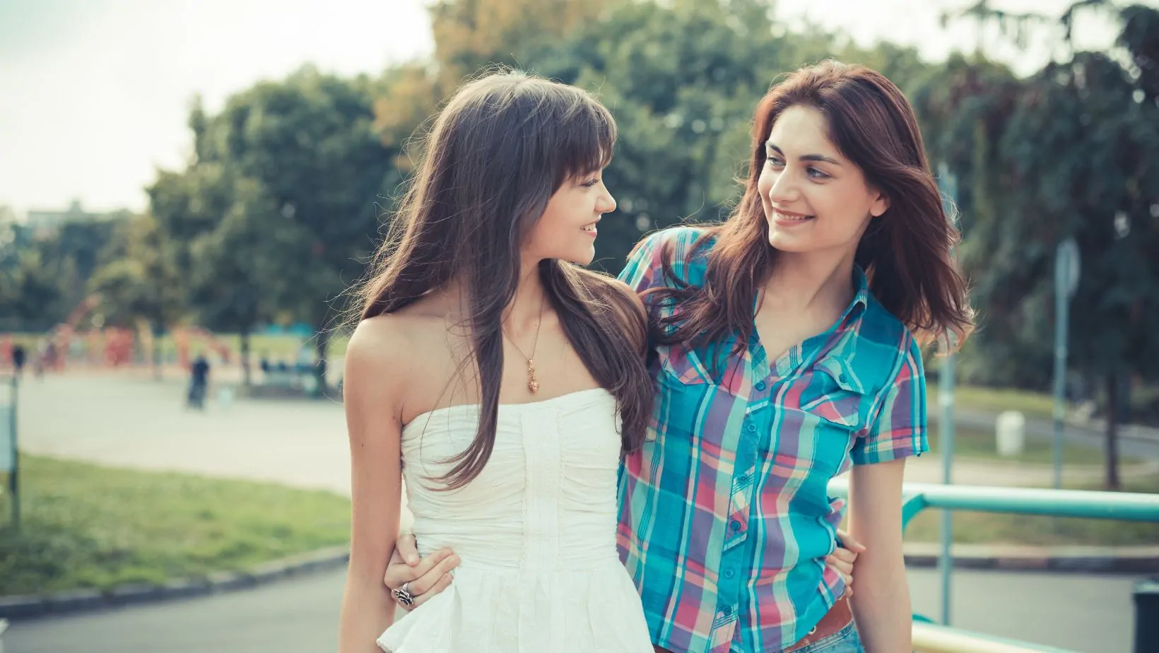 Does Lindsay Lohan Have a Sister - The Lohan Sisters